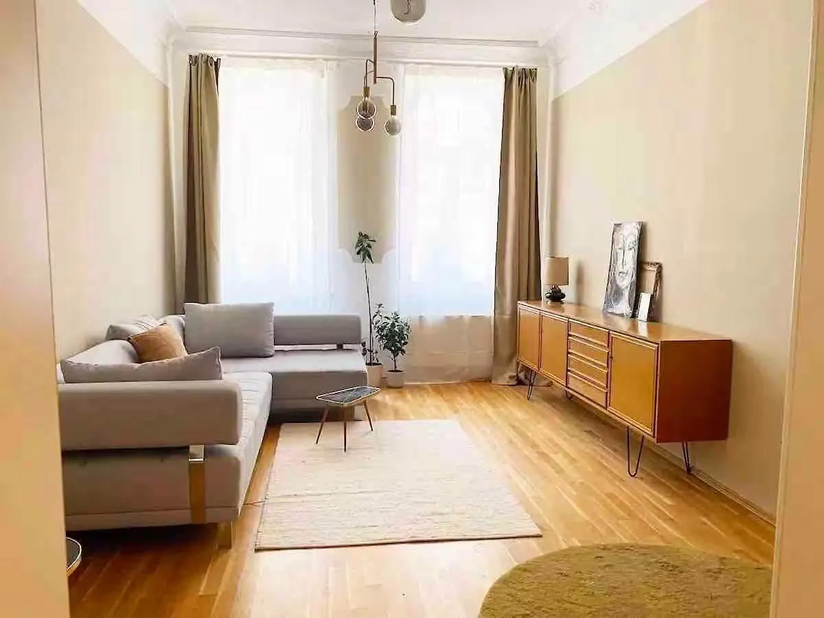 3-Zi-Wohnung-Fuer-5-Pers-Balkon-Hunde-Willkommen Leipzig
