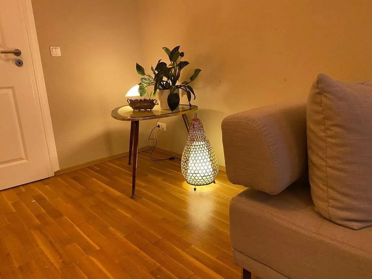 Apartment 3-Zi-Wohnung-Fuer-5-Pers-Balkon-Hunde-Willkommen Leipzig