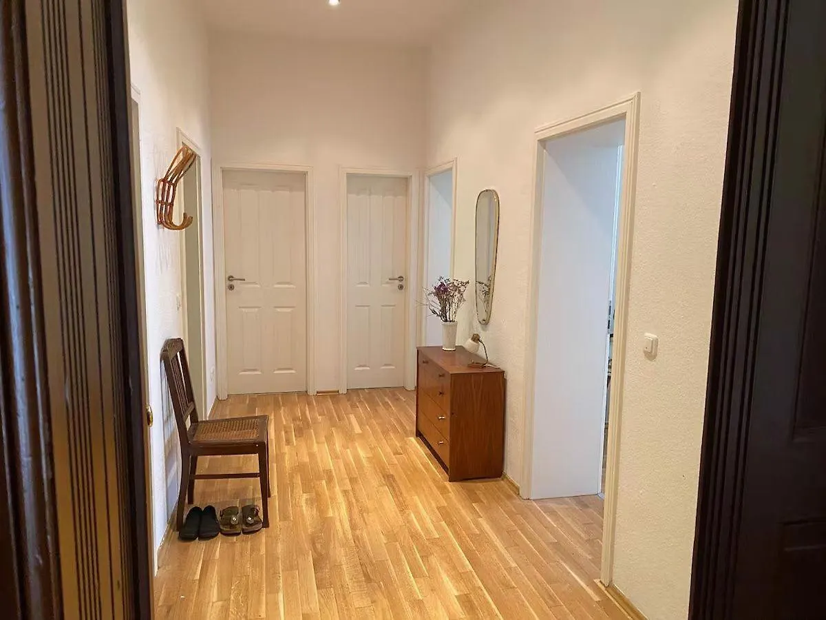 3-Zi-Wohnung-Fuer-5-Pers-Balkon-Hunde-Willkommen Leipzig